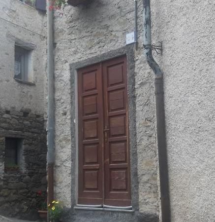 Ca' Du Barbe: Tra Le Alpi E Il Mare Villa Mendatica Luaran gambar