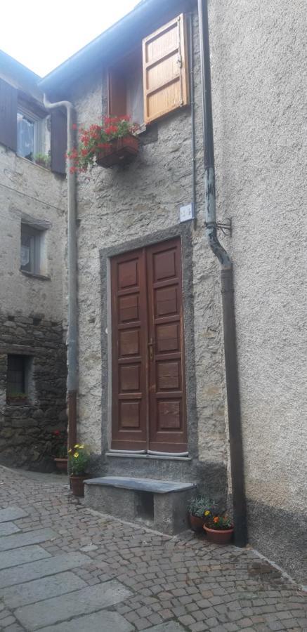 Ca' Du Barbe: Tra Le Alpi E Il Mare Villa Mendatica Luaran gambar